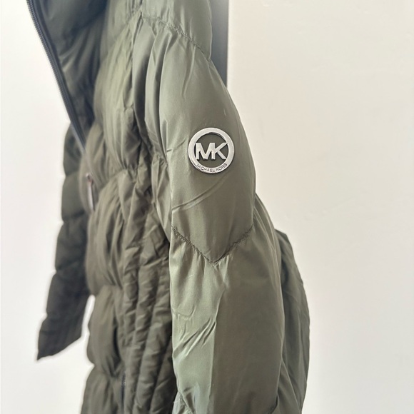 Michael Kors Women's packable Olive Quilted Jacket - Picture 3 of 8